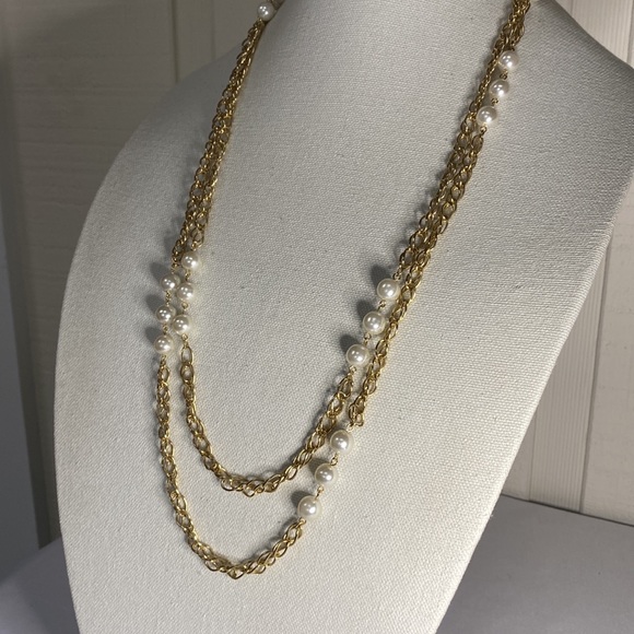 Long Goldtone chain station pearl bead necklace - Picture 4 of 8